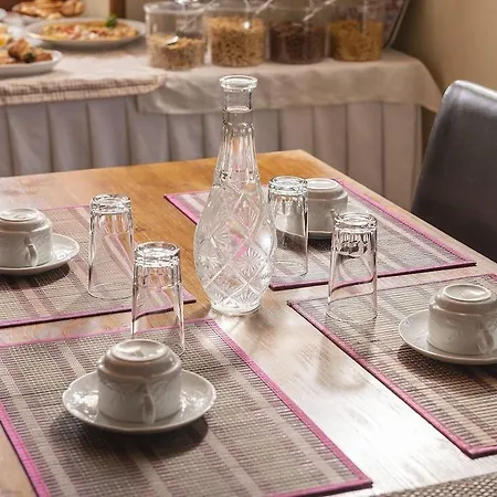 فندق Melanthi Traditional 3*