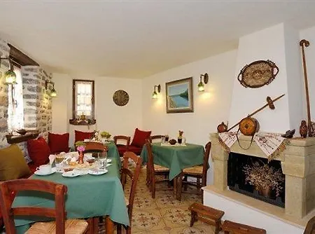 Melanthi Traditional 3*
